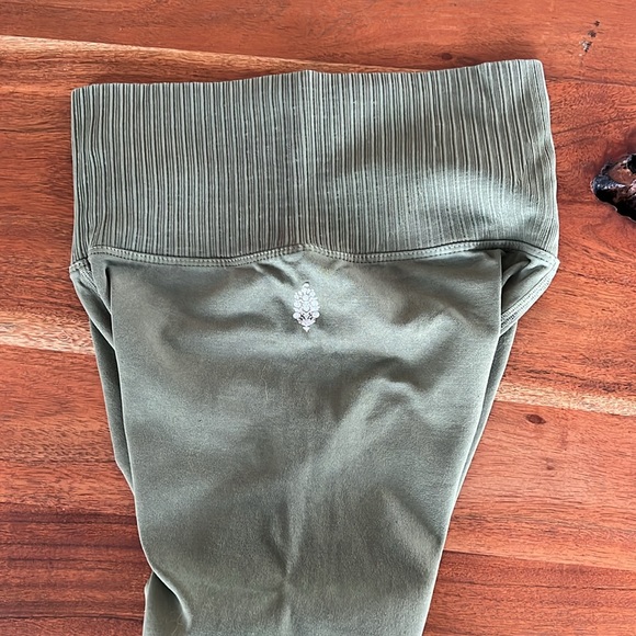FP Movement High-Rise 7/8 Length Good Karma Legging XS/S - Picture 4 of 4